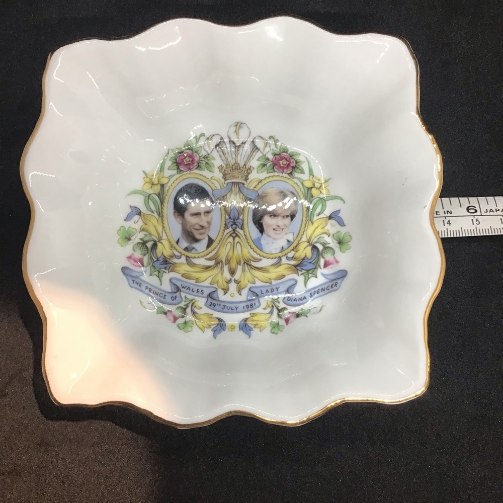 1981 Prince Charles Lady Diana Royal Wedding Commemorative Trinket Dish vintage